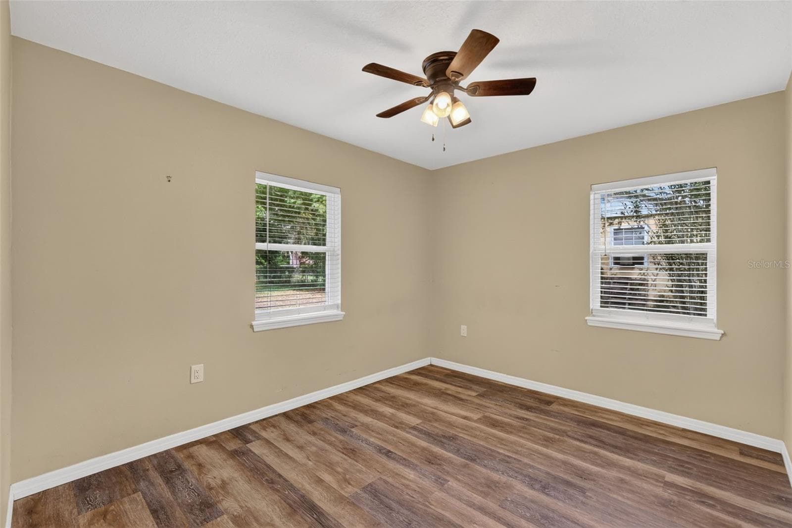 Single Family Residence at 706 MULBERRY ST, FRUITLAND PARK, photo 13 of 23