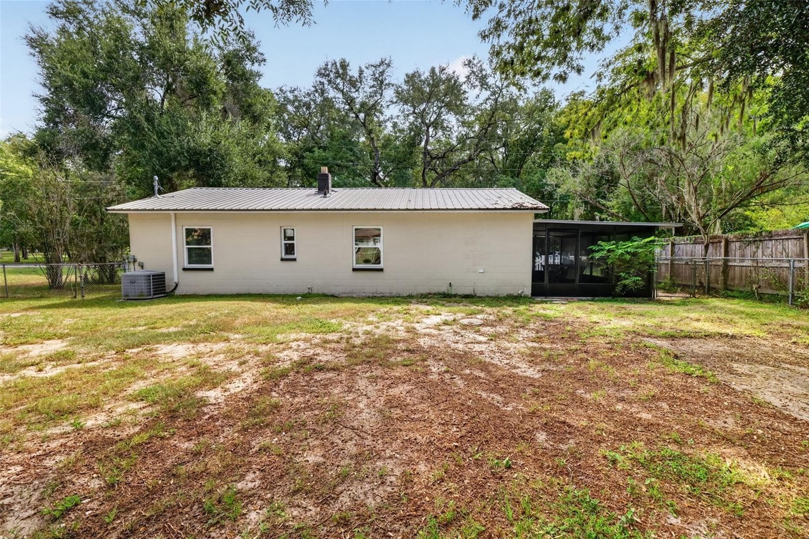 Single Family Residence at 706 MULBERRY ST, FRUITLAND PARK, photo 20 of 23