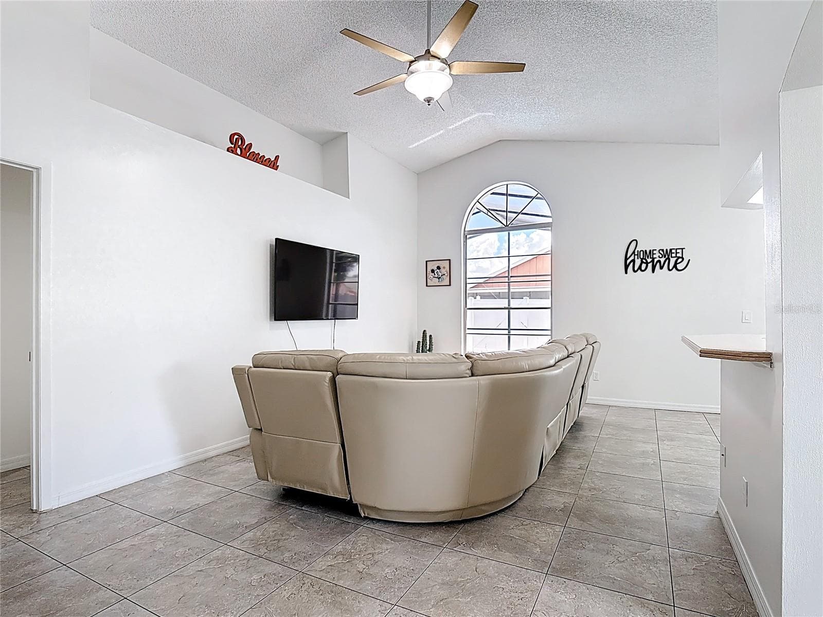 Single Family Residence at 3221 WHITE DOVE LN, KISSIMMEE, photo 6 of 41