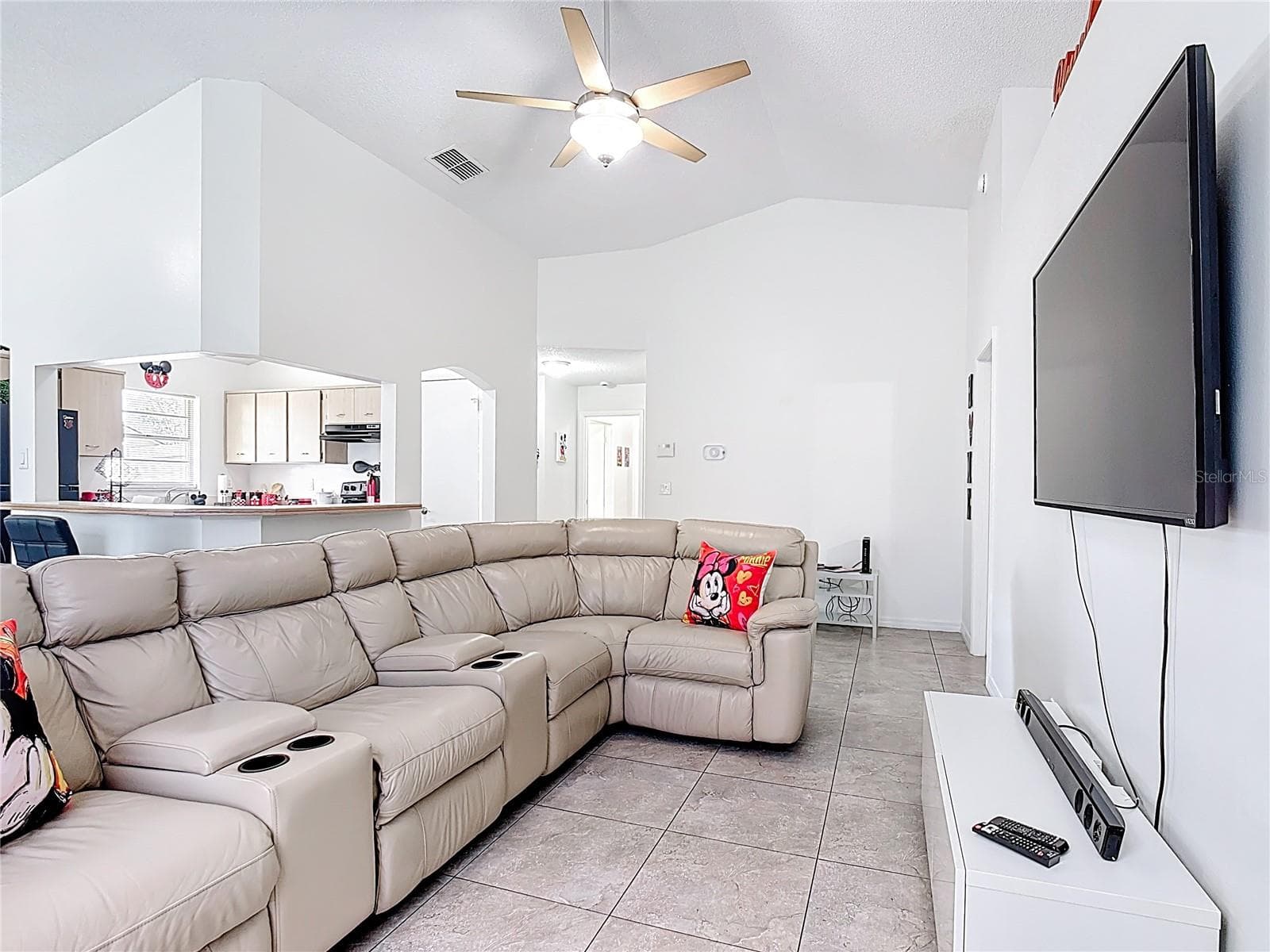 Single Family Residence at 3221 WHITE DOVE LN, KISSIMMEE, photo 7 of 41