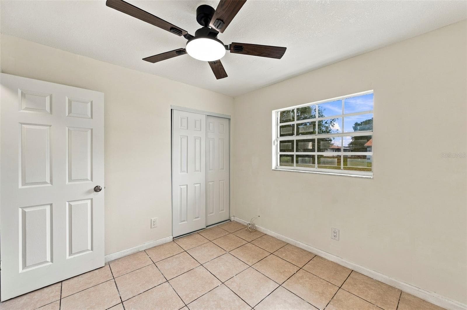 Single Family Residence at 1719 JULIAN LANE DR, TAMPA, photo 13 of 19