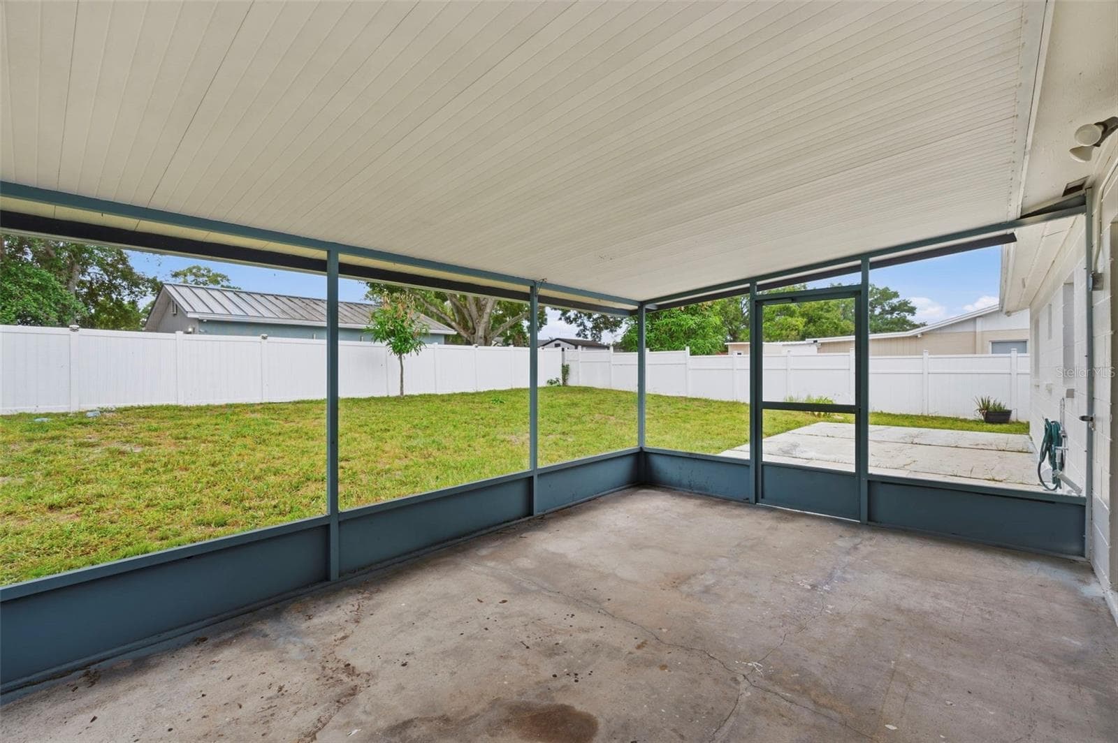 Single Family Residence at 1719 JULIAN LANE DR, TAMPA, photo 16 of 19