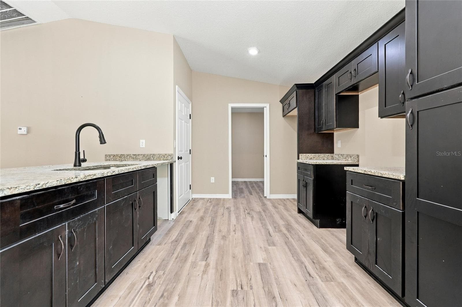 Single Family Residence at 8 SEQUOIA DRIVE CRSE, OCKLAWAHA, photo 10 of 48