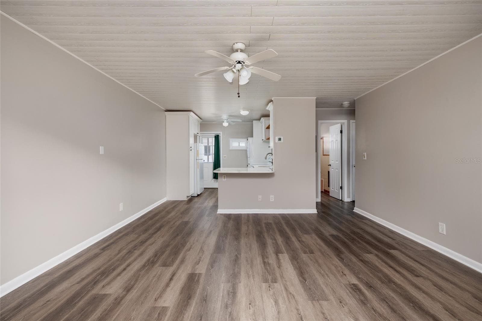 Living Room/Kitchen - 5396 4TH ST N #101, ST PETERSBURG