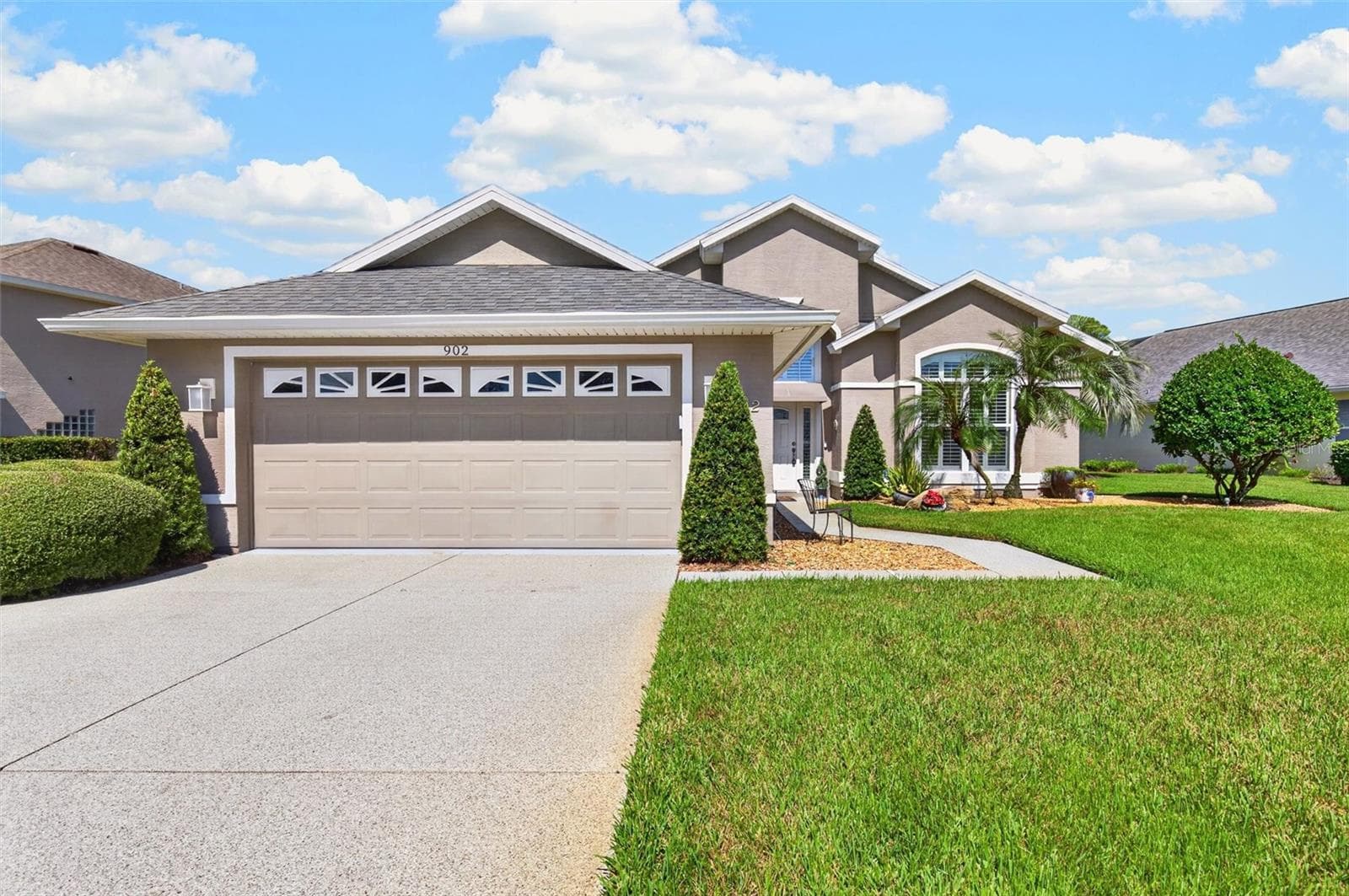 902 BROOKRIDGE LN