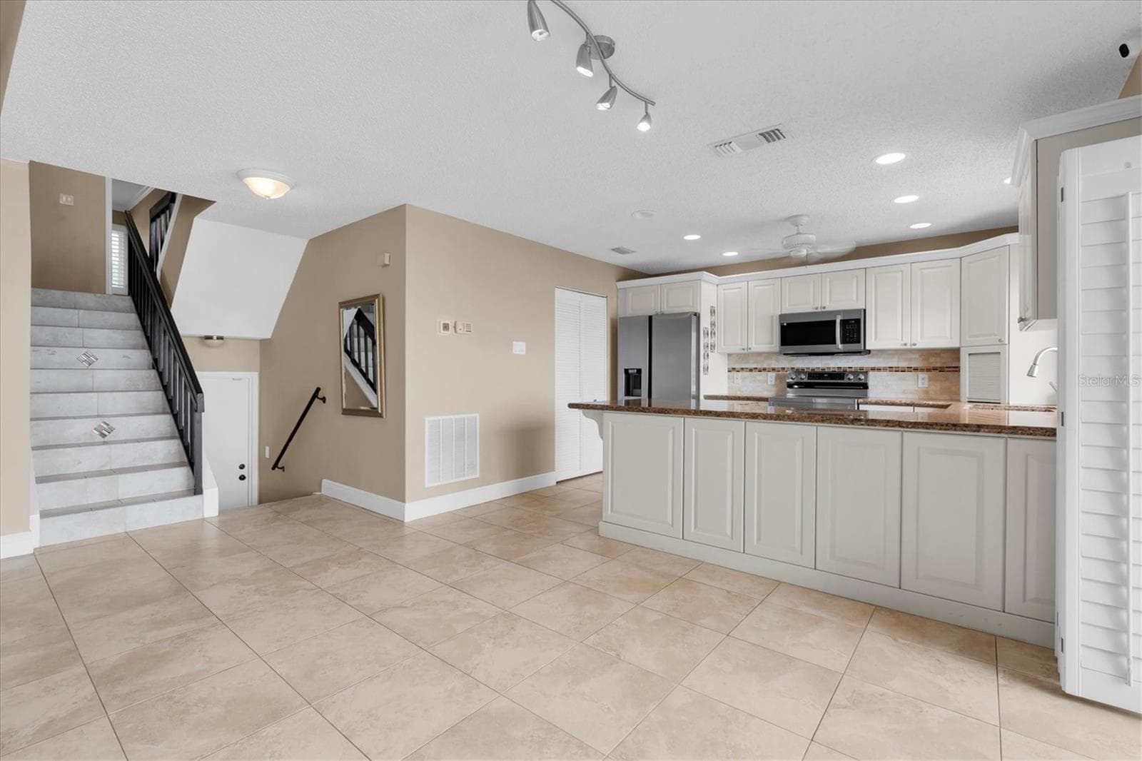 Condominium at 5668 ESCONDIDA BLVD S, ST PETERSBURG, photo 14 of 59