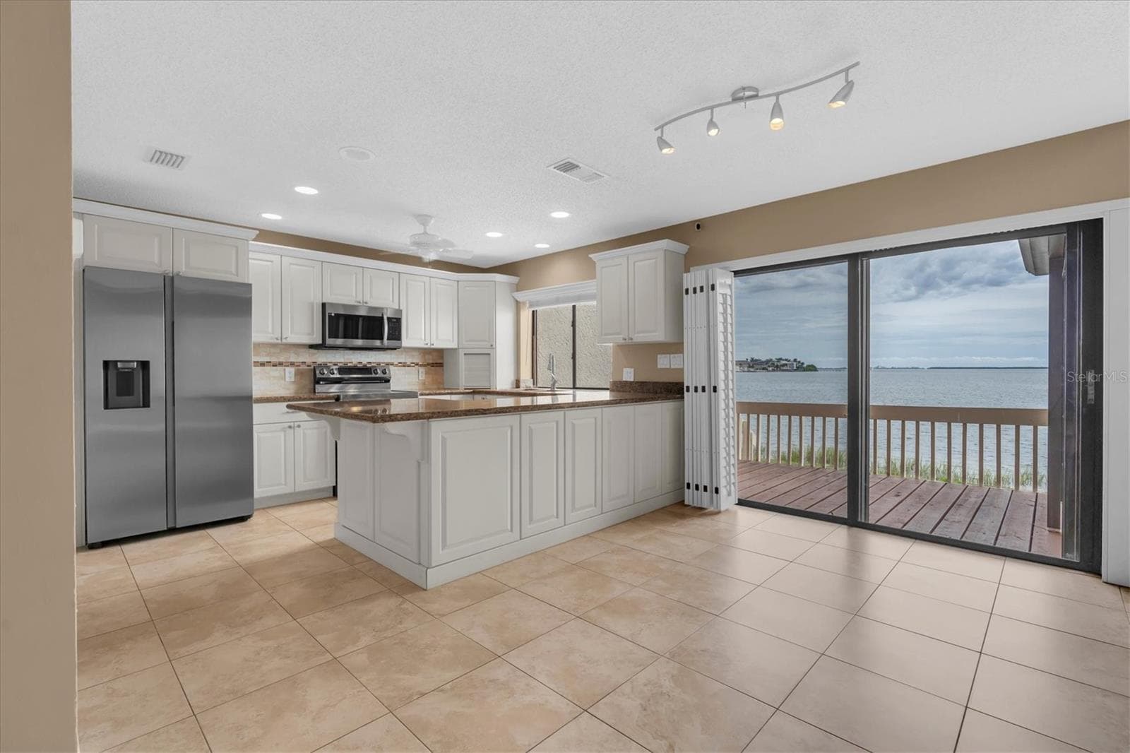 Condominium at 5668 ESCONDIDA BLVD S, ST PETERSBURG, photo 15 of 59