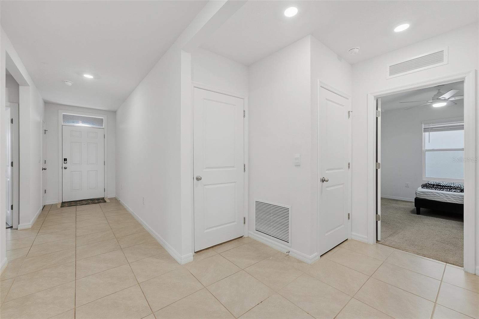 Hall Way - 4171 BASINSIDE CT, SANFORD