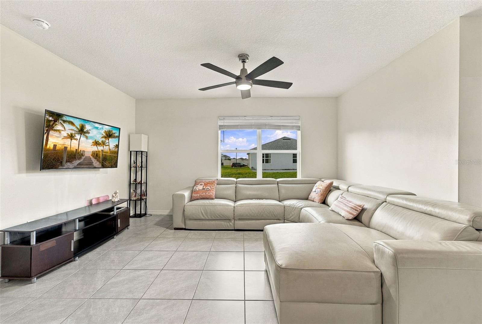Living Room (1) - 4171 BASINSIDE CT, SANFORD