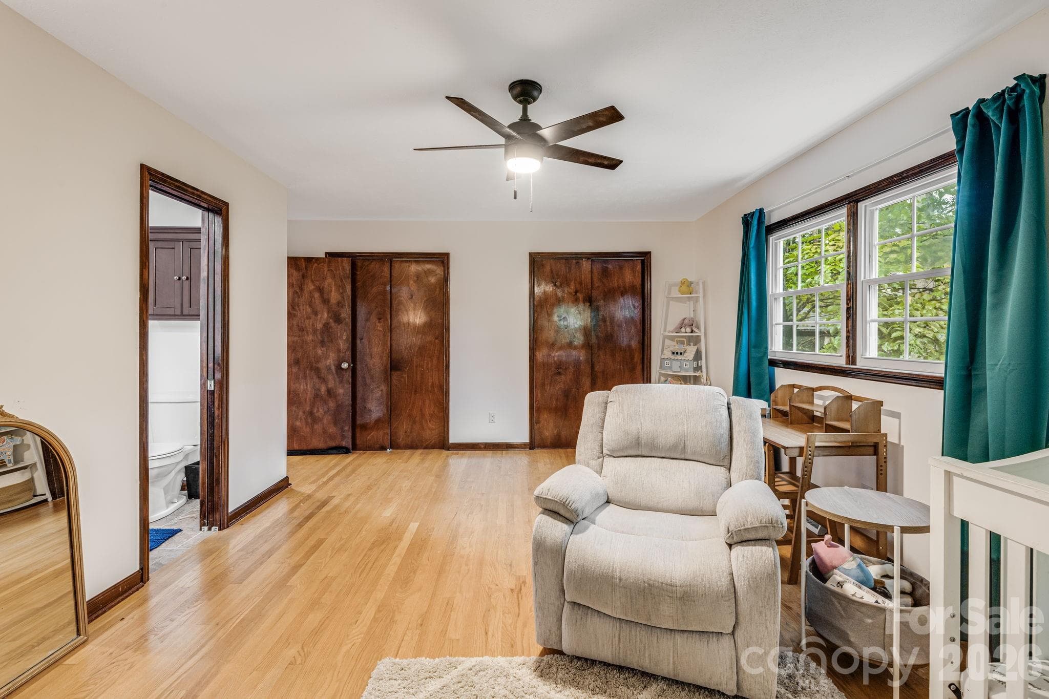 Single Family Residence at 3238 Debbie Drive, Hendersonville, photo 18 of 43