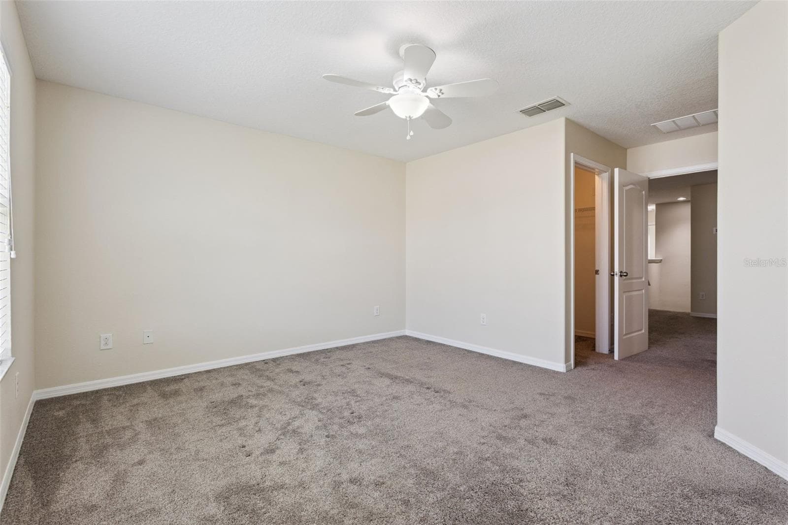 Primary suite with large walk in closet - 15515 CAMPDEN ST, WINTER GARDEN