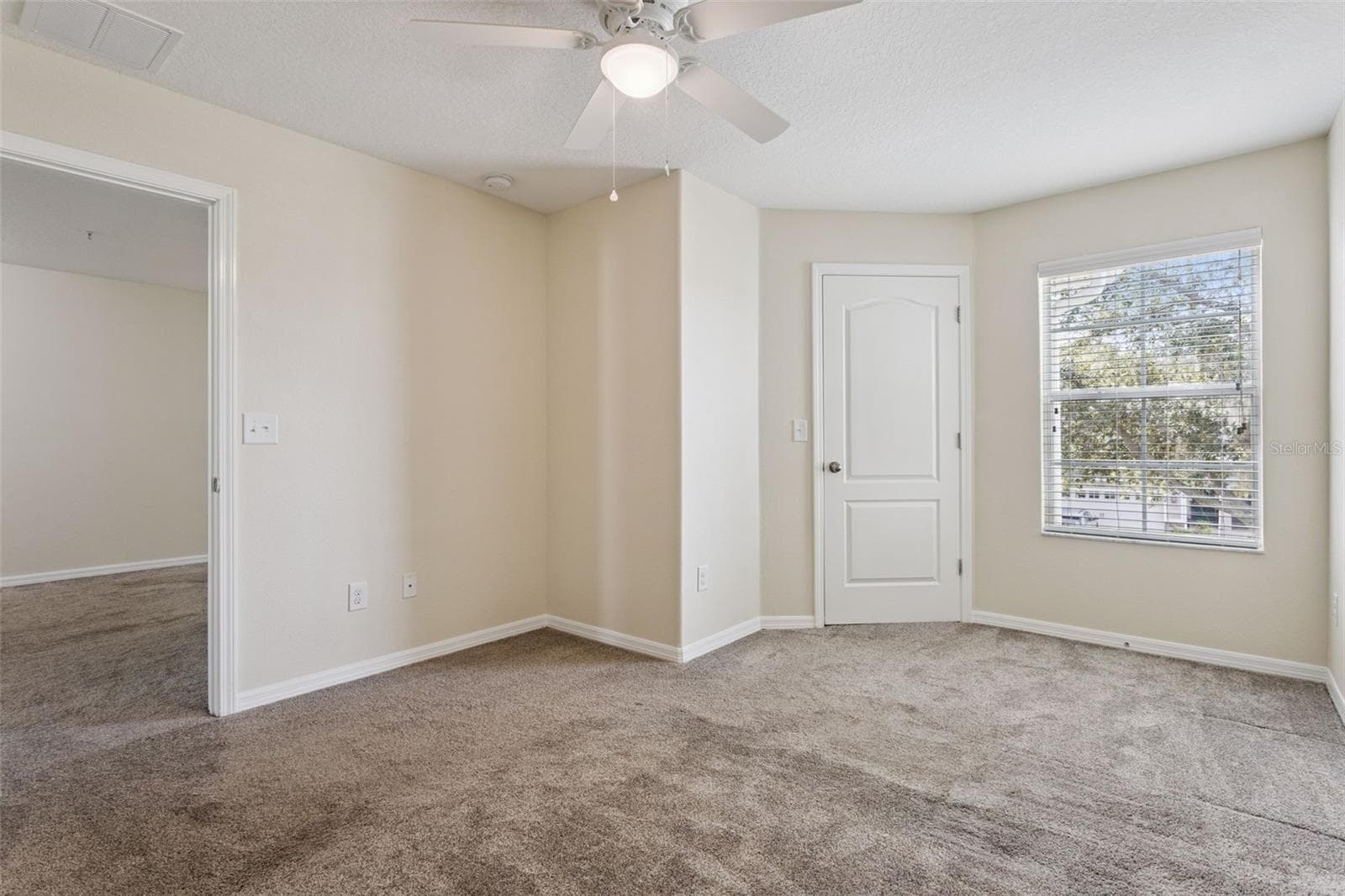 bedroom 2 with walk in closet - 15515 CAMPDEN ST, WINTER GARDEN