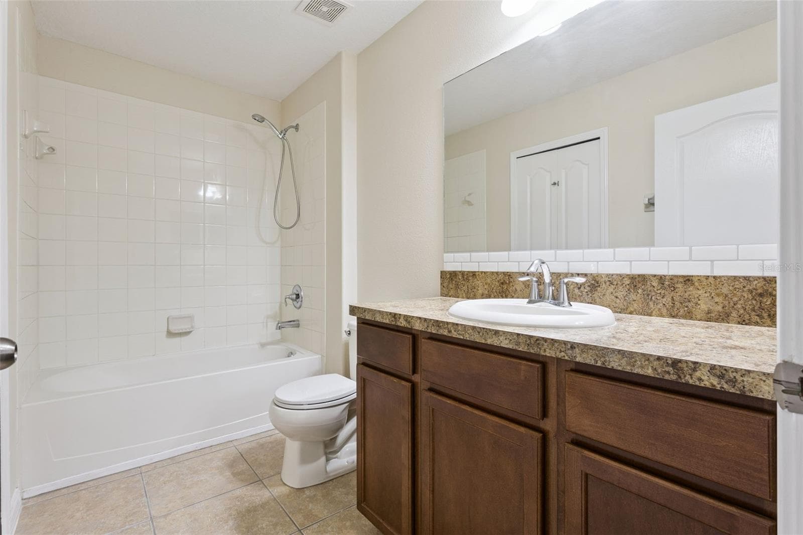 Upstairs Shared bath - 15515 CAMPDEN ST, WINTER GARDEN