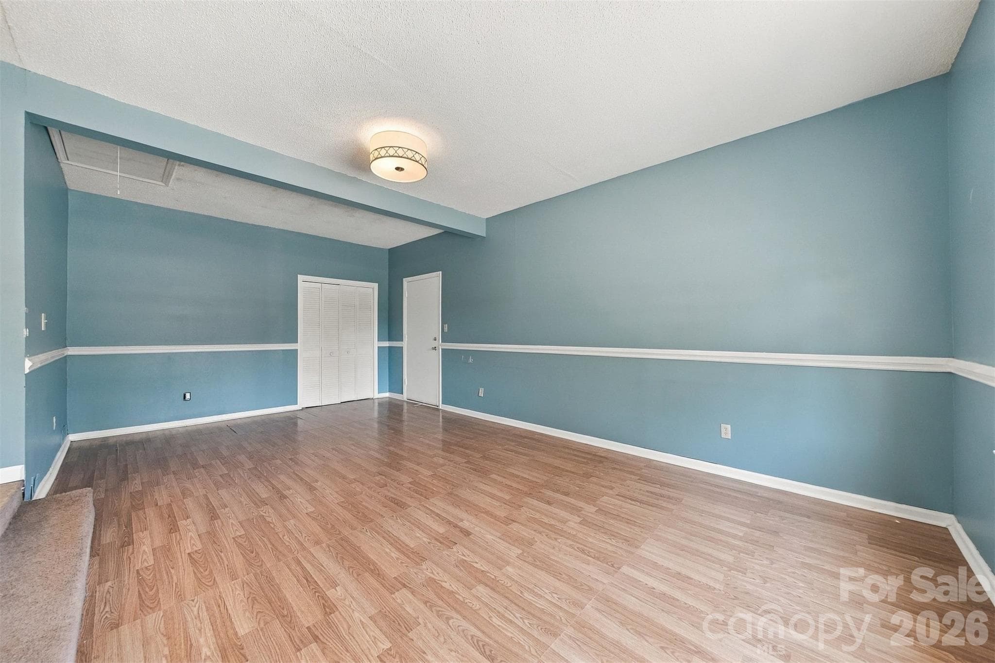 Single Family Residence at 425 Heritage Farm Road, Hickory, photo 6 of 23