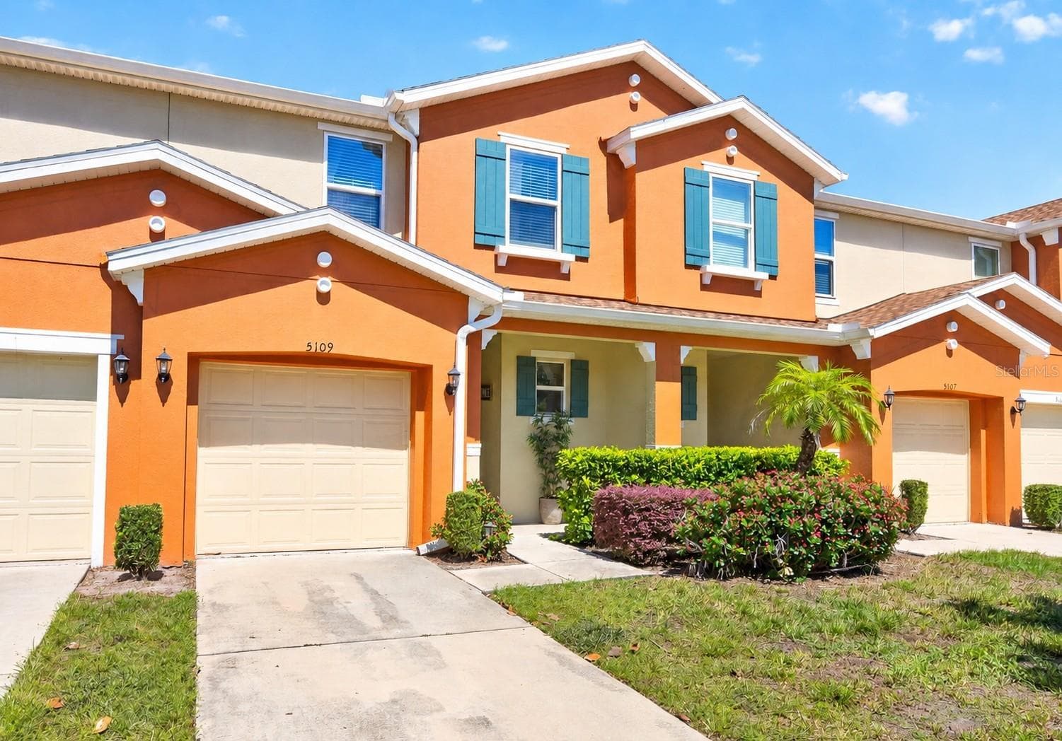 FULLY FURNISHED, SHORT-TERM RENTAL READY & GATED – this 4-bedroom, 3.5-bath townhome in the sought-after Compass Bay community of Kissimmee offers everything you want in a vacation home, investment property or Central Florida getaway! - 5109 KILLARNEY WAY, KISSIMMEE