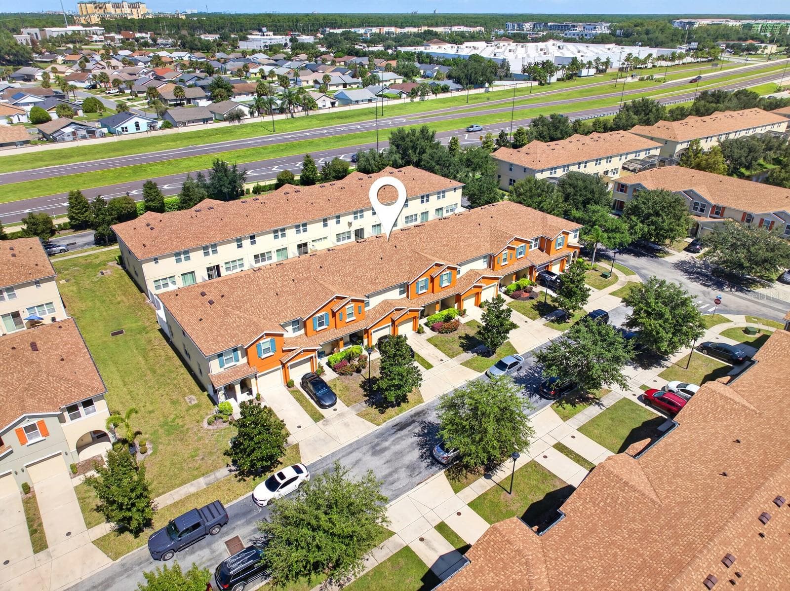Excellent location close to area attractions. - 5109 KILLARNEY WAY, KISSIMMEE