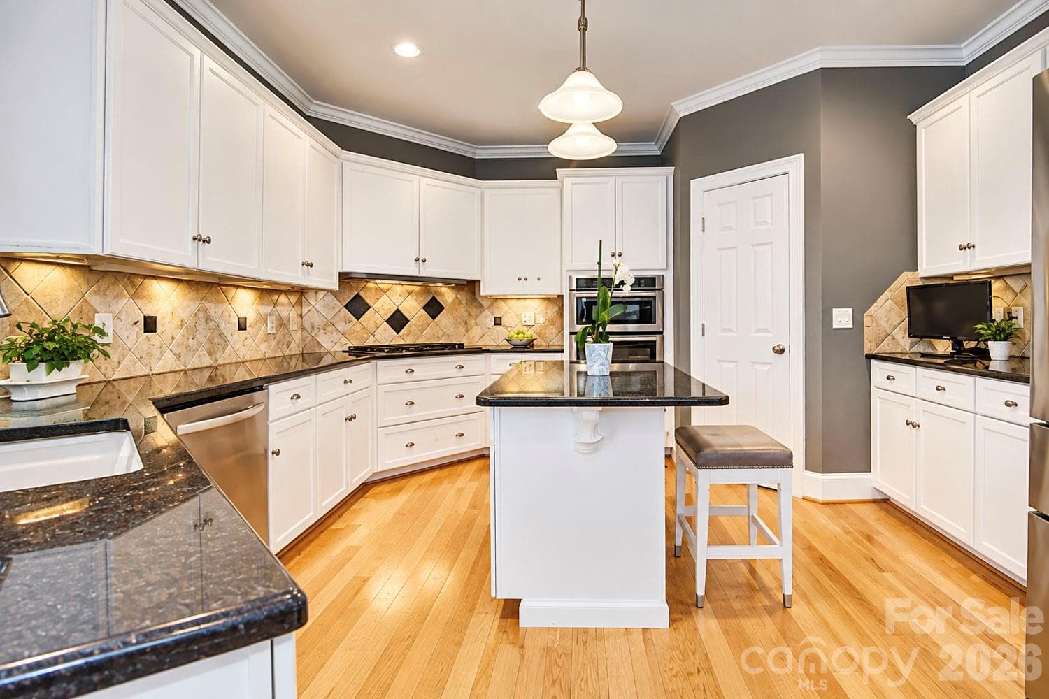 Single Family Residence at 4124 Old Course Drive, Charlotte, photo 11 of 32