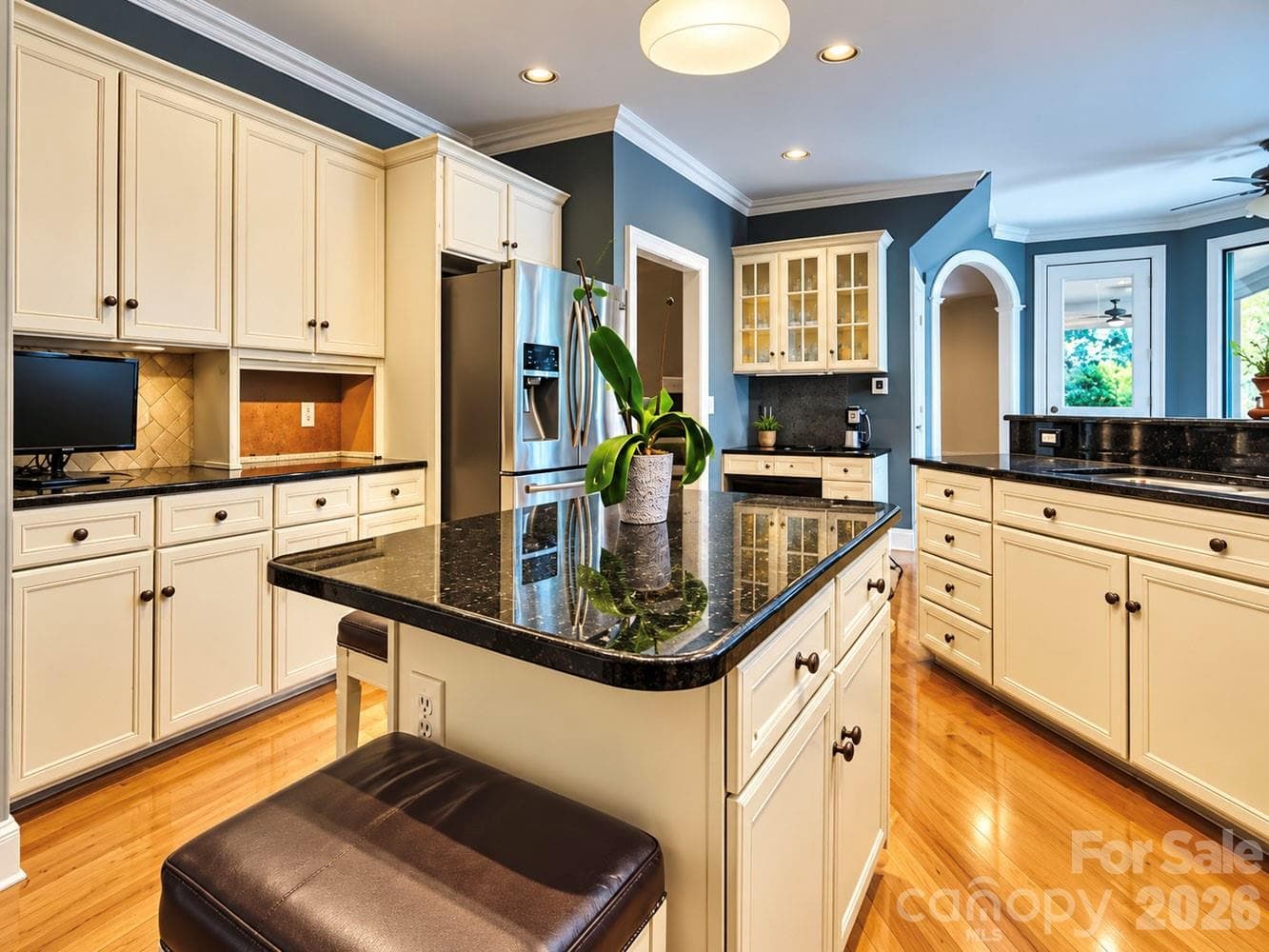 Single Family Residence at 4124 Old Course Drive, Charlotte, photo 12 of 32