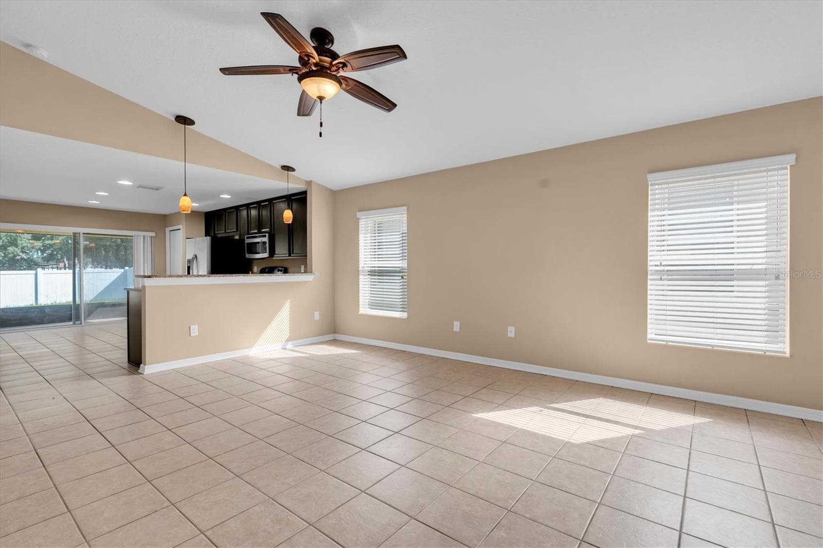 Single Family Residence at 10314 GREYSTONE RIDGE CT, RIVERVIEW, photo 11 of 40