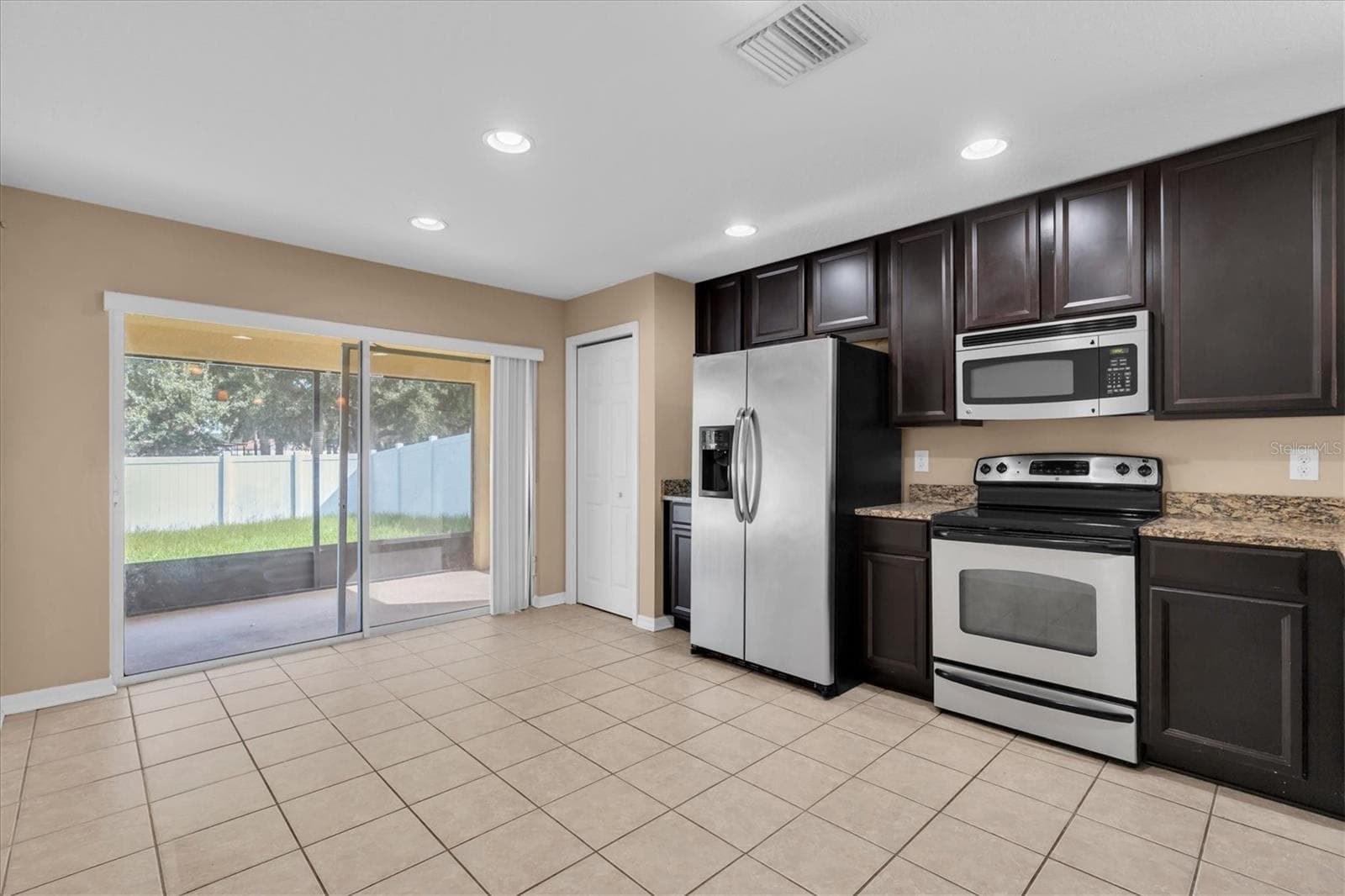 Single Family Residence at 10314 GREYSTONE RIDGE CT, RIVERVIEW, photo 15 of 40