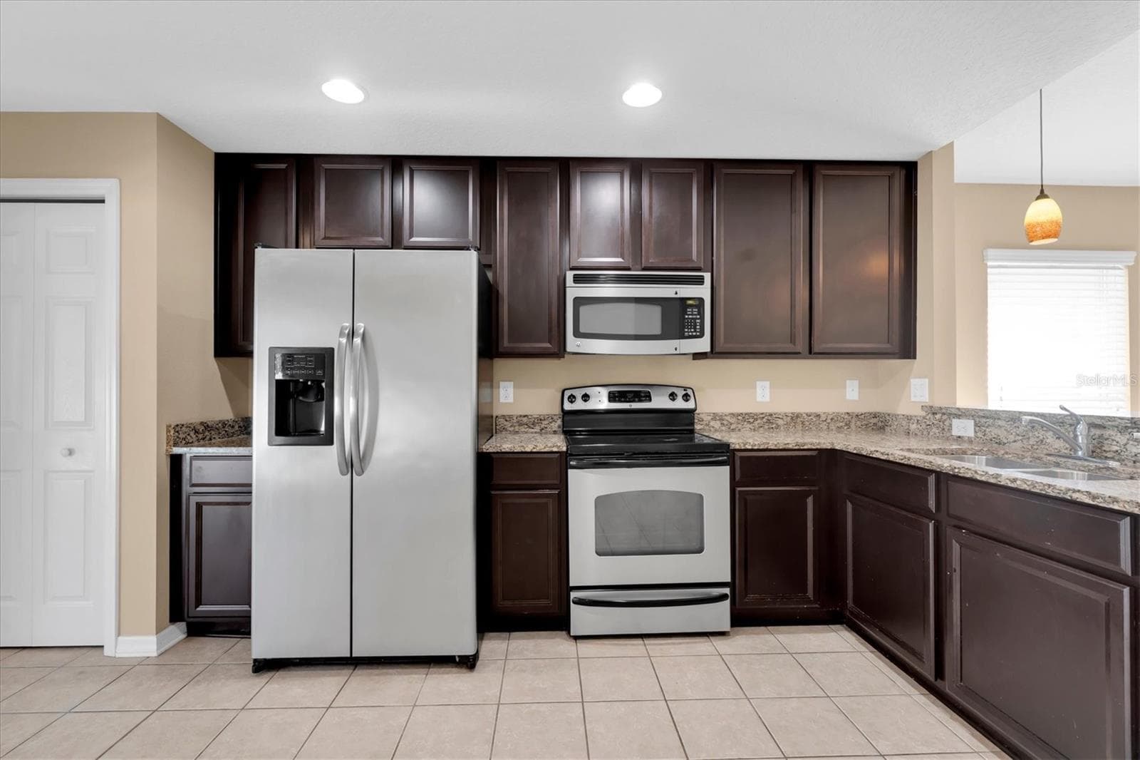 Single Family Residence at 10314 GREYSTONE RIDGE CT, RIVERVIEW, photo 16 of 40