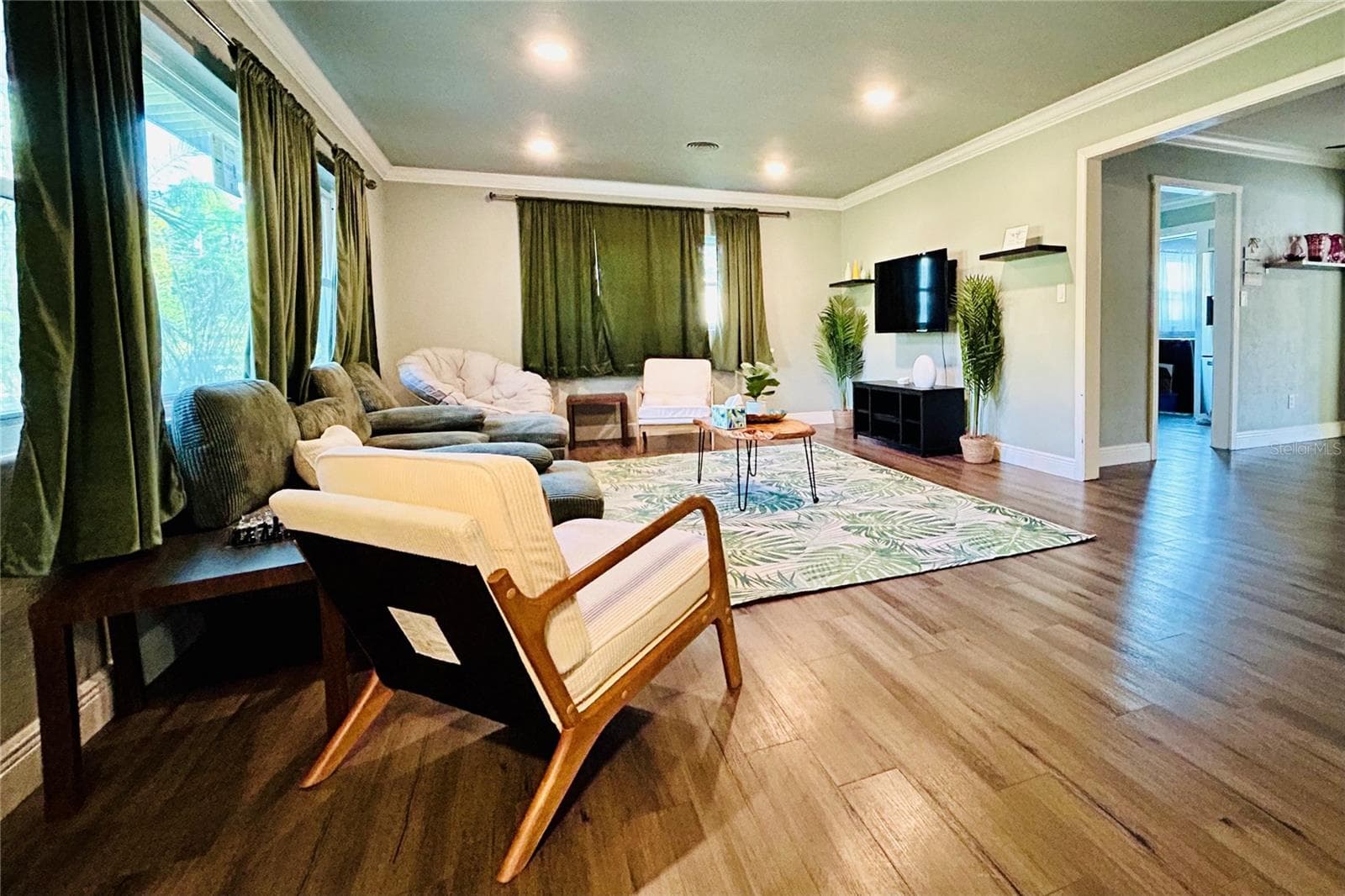 Single Family Residence at 302 FOREST AVE, ALTAMONTE SPRINGS, photo 4 of 59