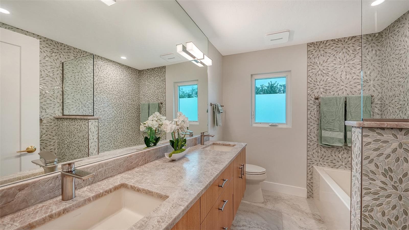 Single Family Residence at 1967 BROOKHAVEN DR, SARASOTA, photo 37 of 53