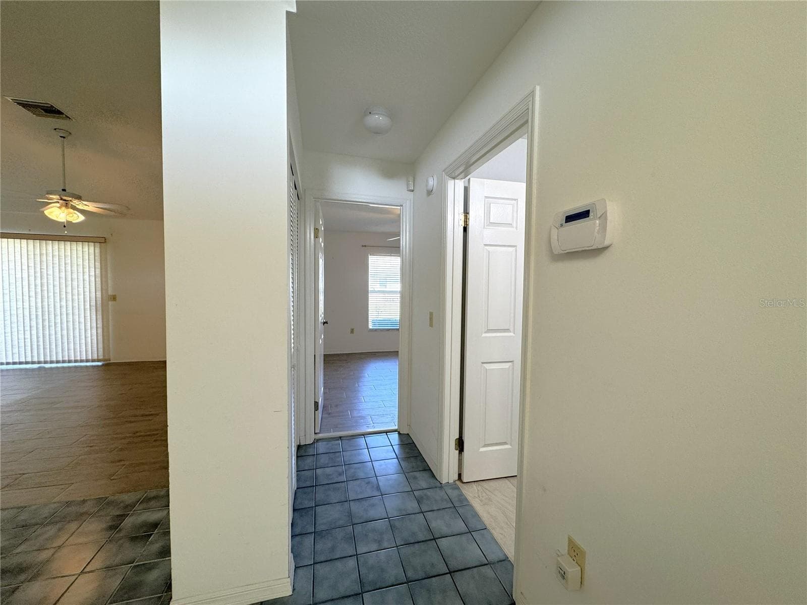 Single Family Residence at 4394 N BACALL LOOP, BEVERLY HILLS, photo 5 of 25