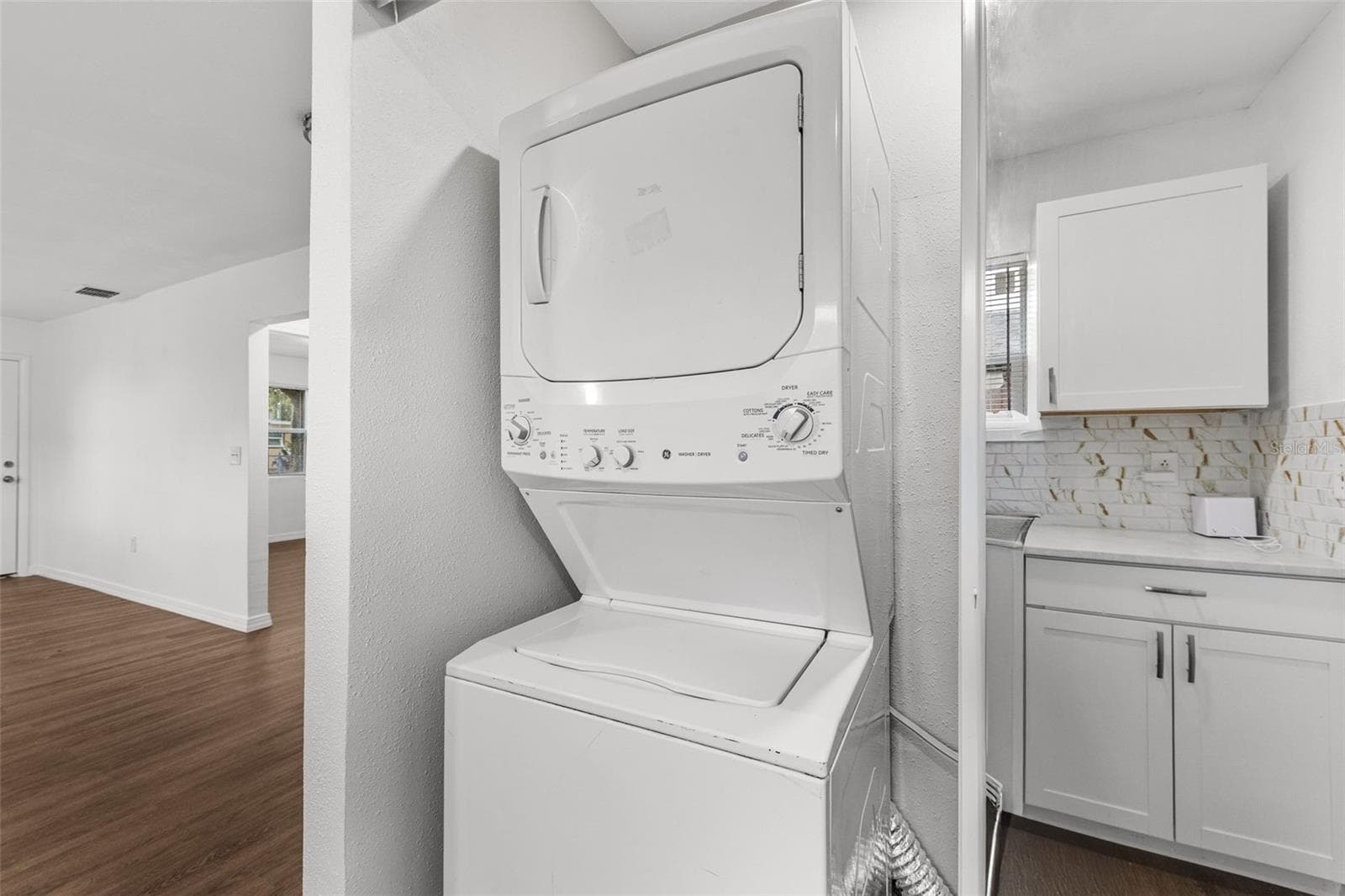 laundry - 825 BOOKER AVE, SEBRING