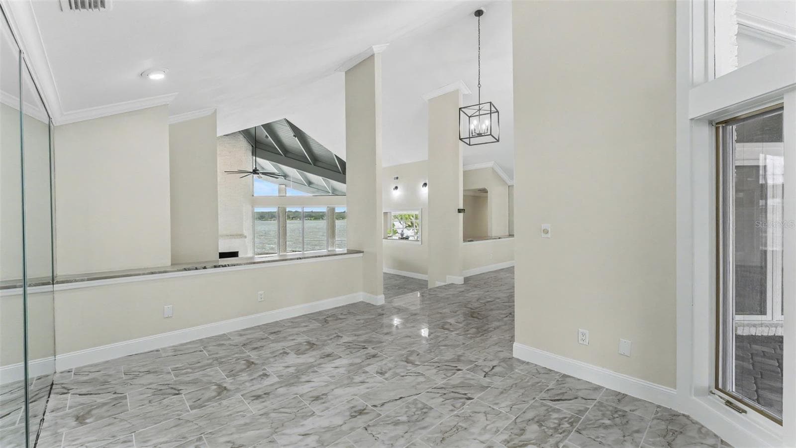 Entryway Seating Area - 5934 PIER PLACE DR, LAKELAND