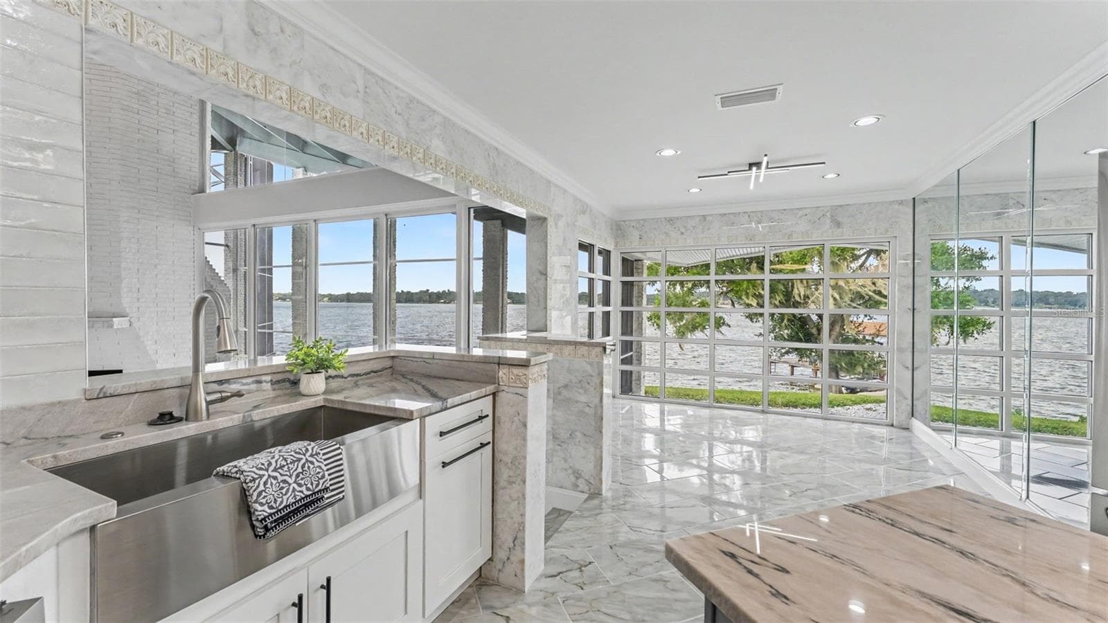 Kitchen + Dining Space - 5934 PIER PLACE DR, LAKELAND