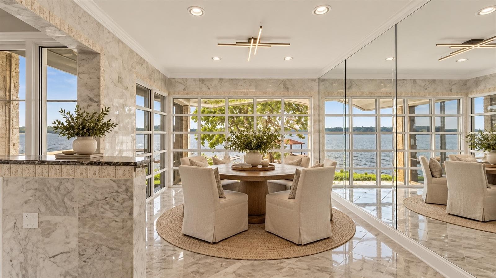 Dining space off kitchen *Virtually staged - 5934 PIER PLACE DR, LAKELAND