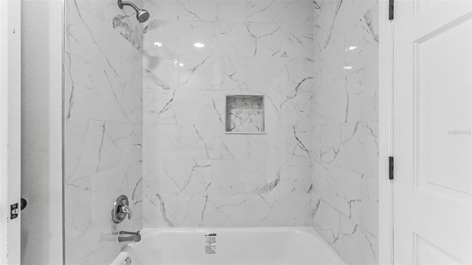 Jack and Jill Bathroom #3 - 5934 PIER PLACE DR, LAKELAND
