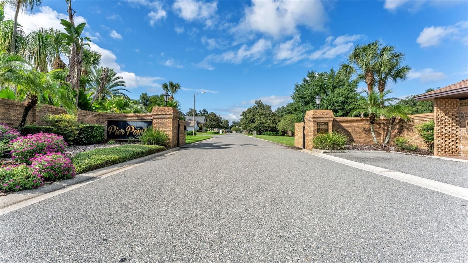 Pier Point - Gated Entrance - 5934 PIER PLACE DR, LAKELAND
