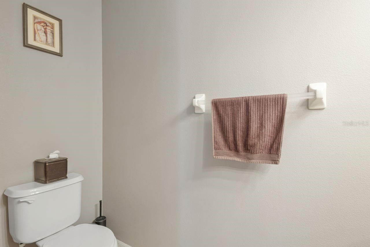 1/2 bath - 1750 SPLIT FORK DR, OLDSMAR