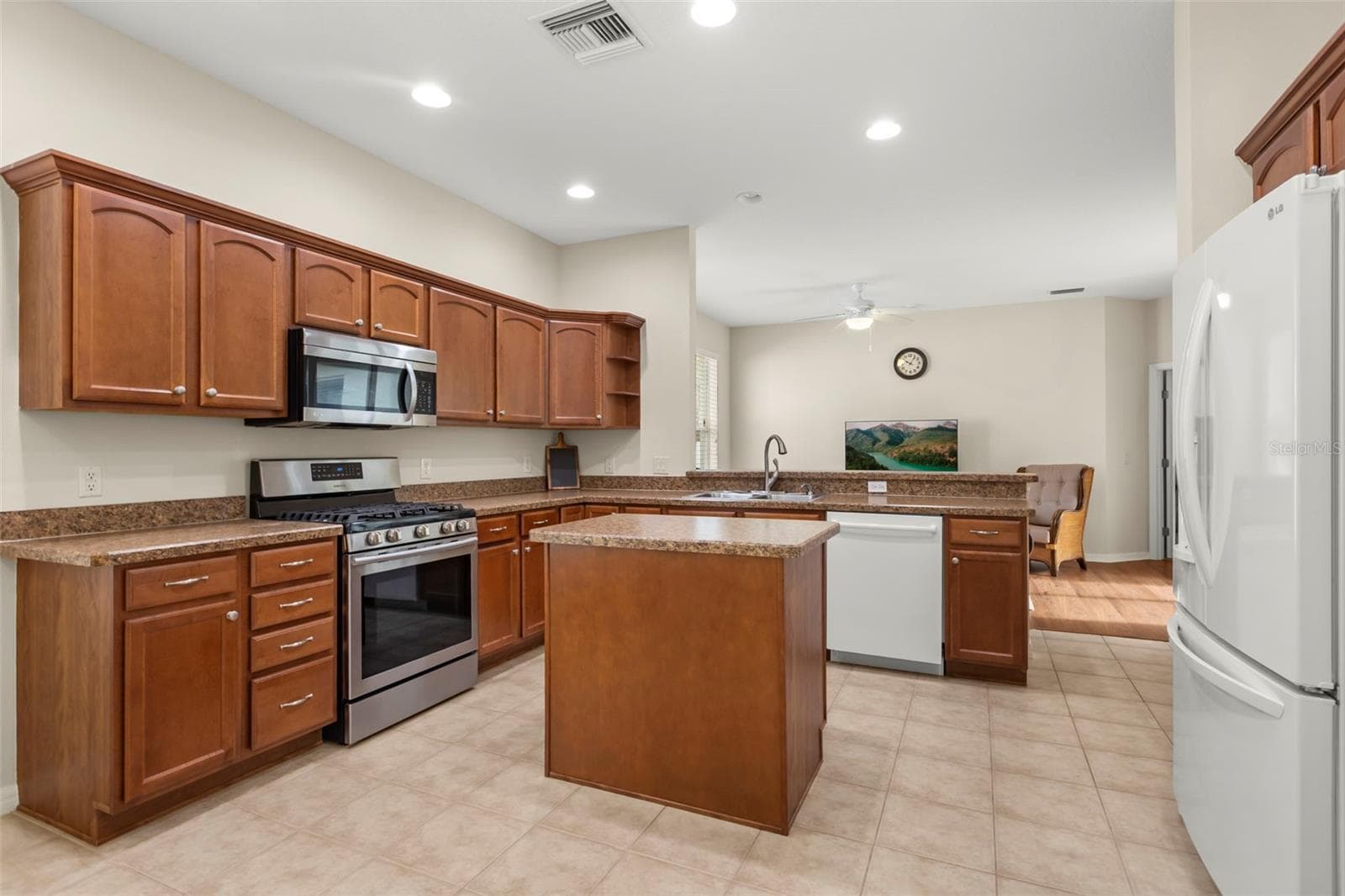 Single Family Residence at 4711 HERITAGE TRL, LEESBURG, photo 15 of 84