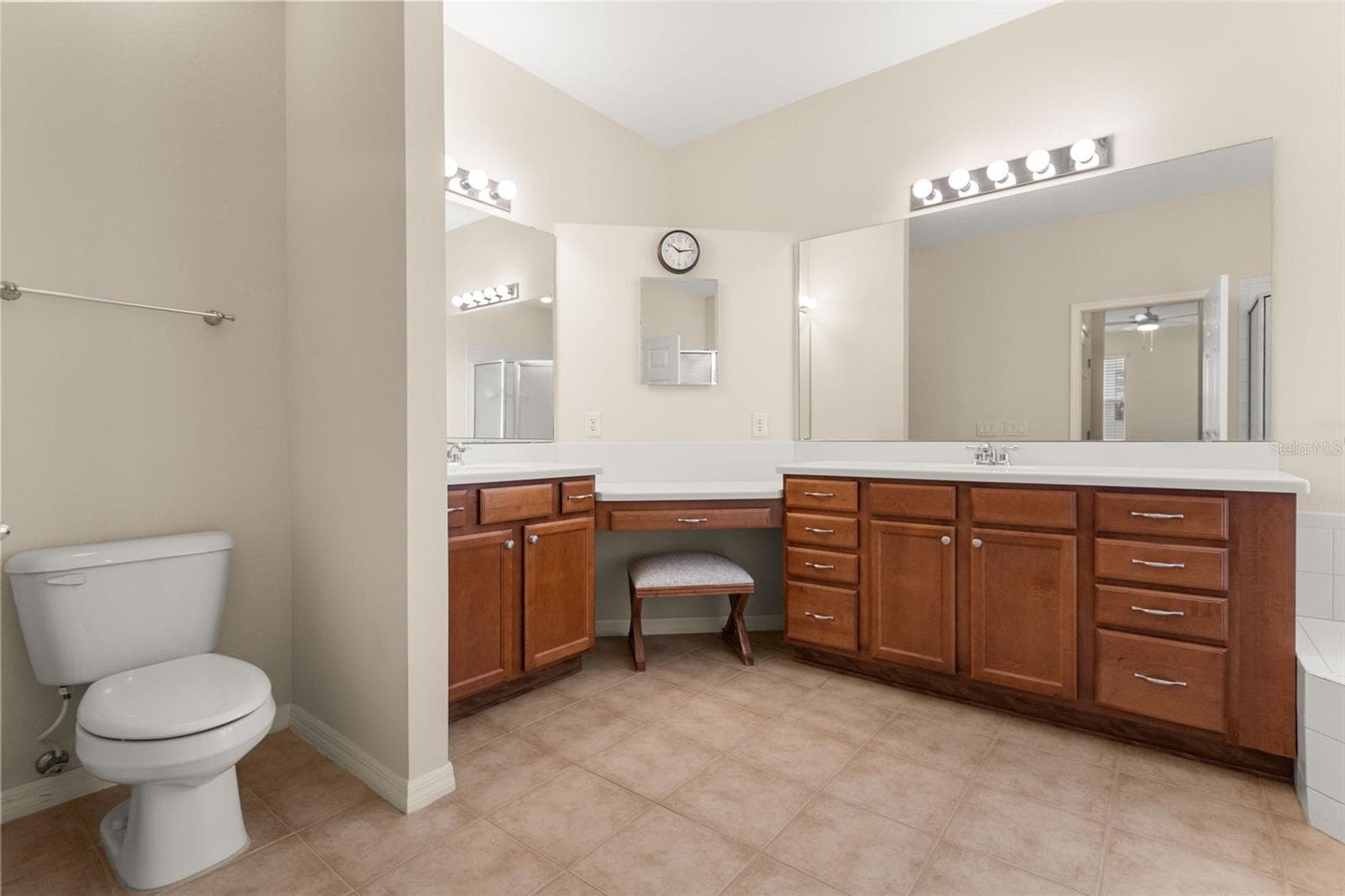 Primary Bathroom with Dual Vanity and Ample Storage - 4711 HERITAGE TRL, LEESBURG