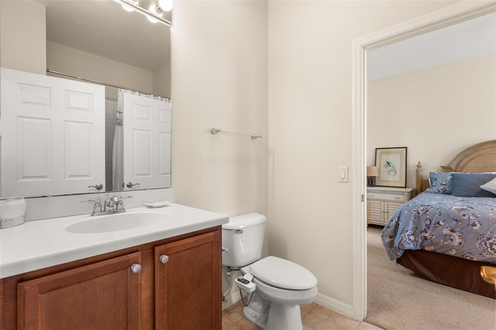 Ensuite Bath for Second Bedroom - 4711 HERITAGE TRL, LEESBURG