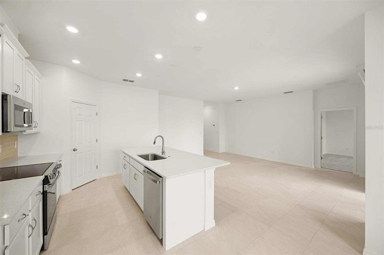 Kitchen & Great Room - 1819 LATTICE WAY, ST CLOUD