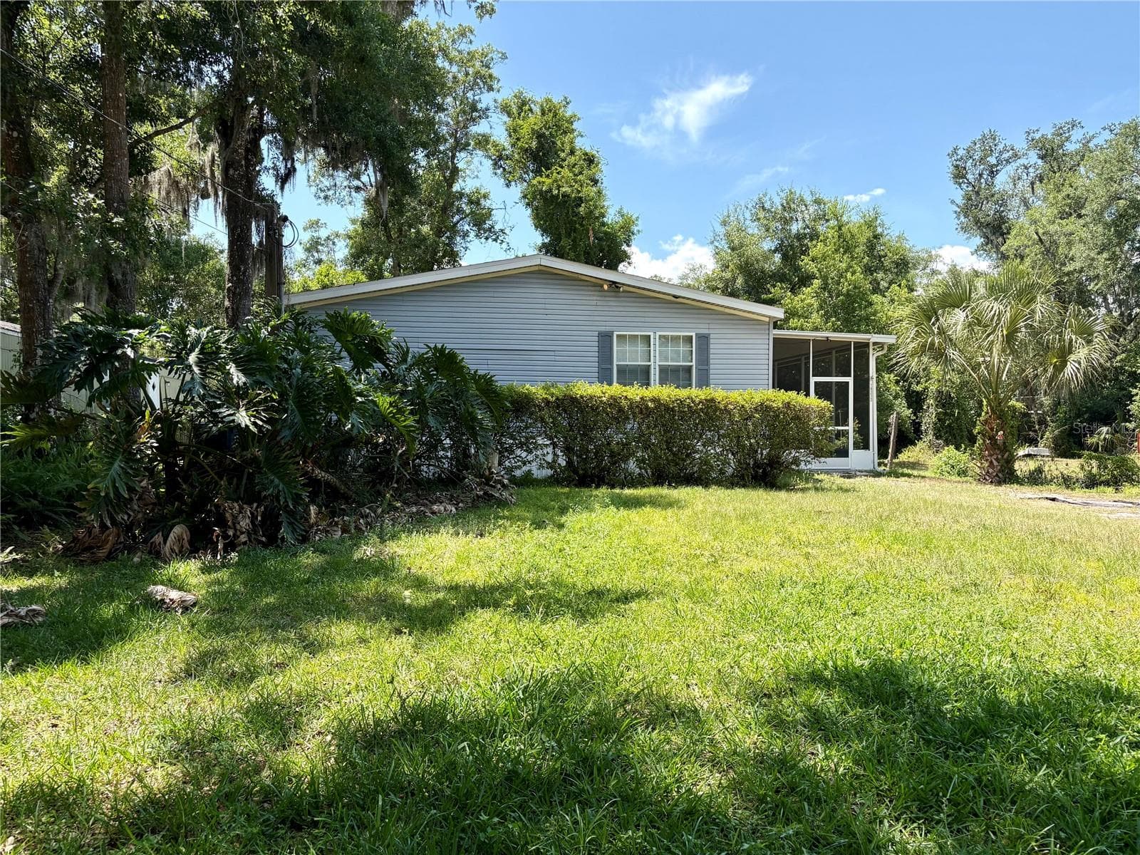 Half Duplex at 19212 BROWN RD, LUTZ