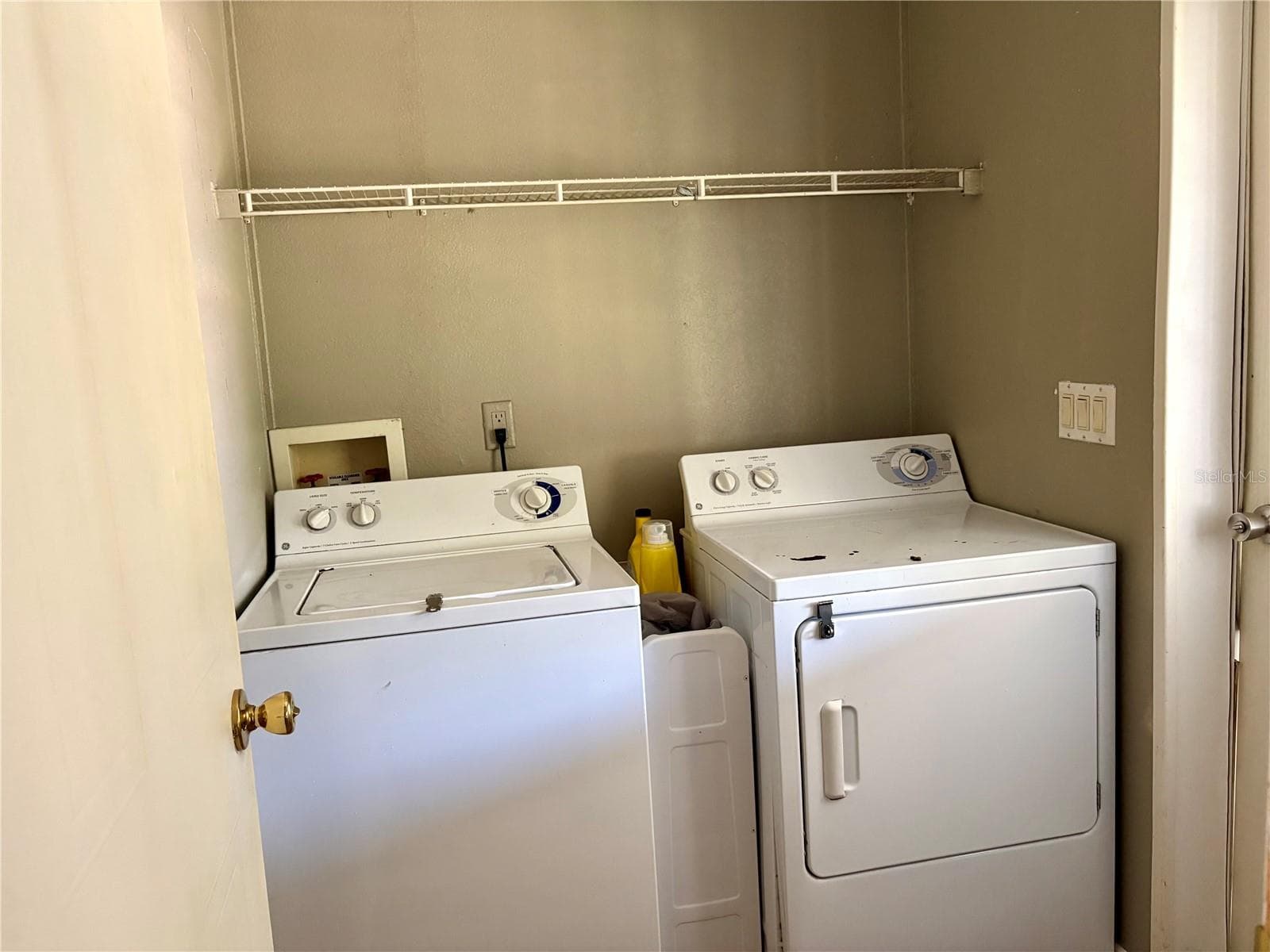 Half Duplex at 19212 BROWN RD, LUTZ, photo 6 of 7