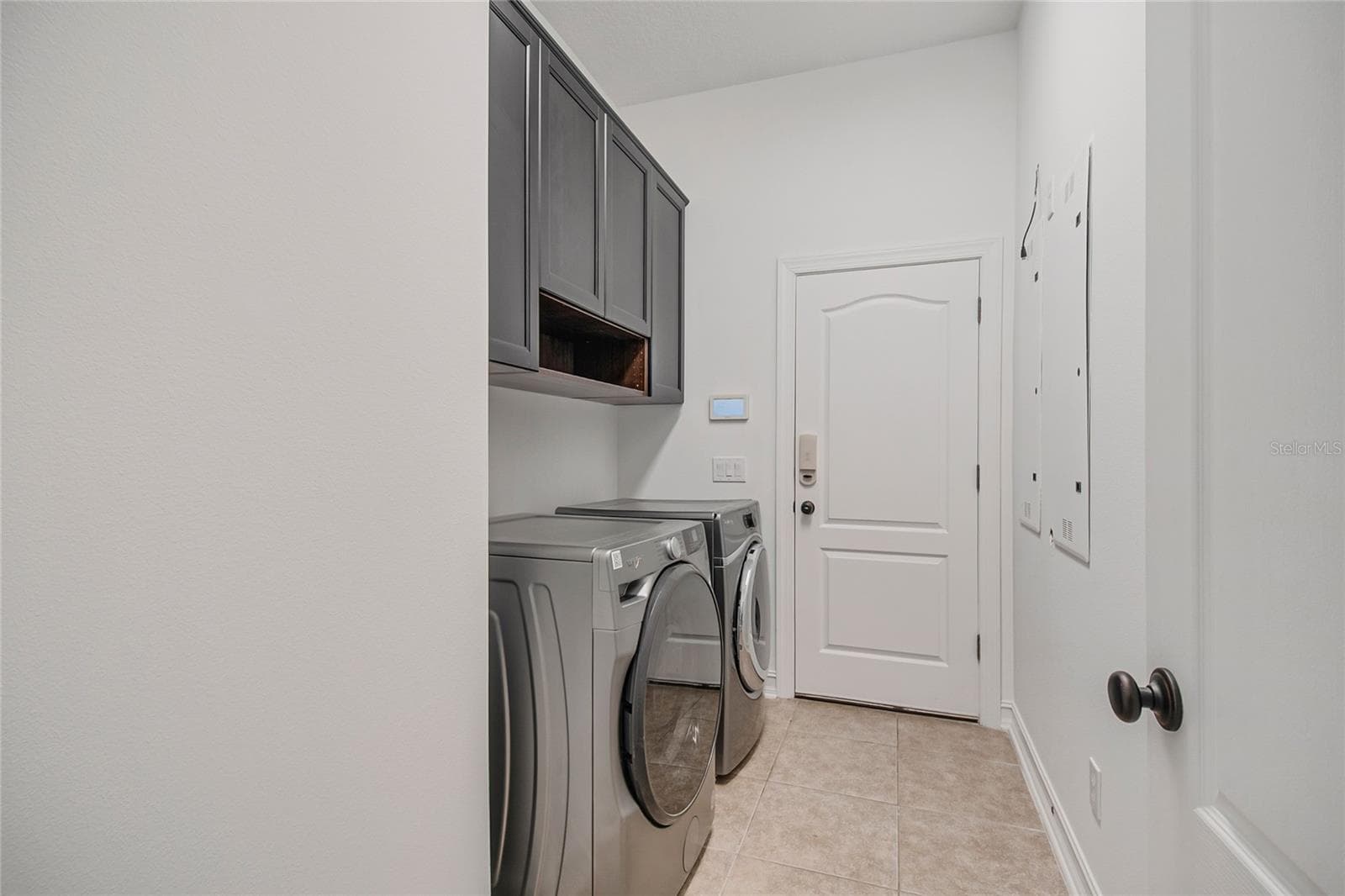 LAUNDRY ROOM TOWARDS GARAGE - 4244 ISLE VISTA AVE, BELLE ISLE