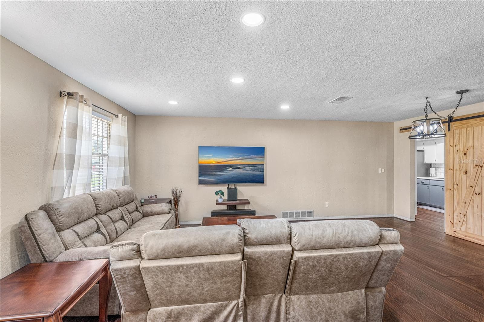 Single Family Residence at 918 WELLS DR, SOUTH DAYTONA, photo 6 of 44