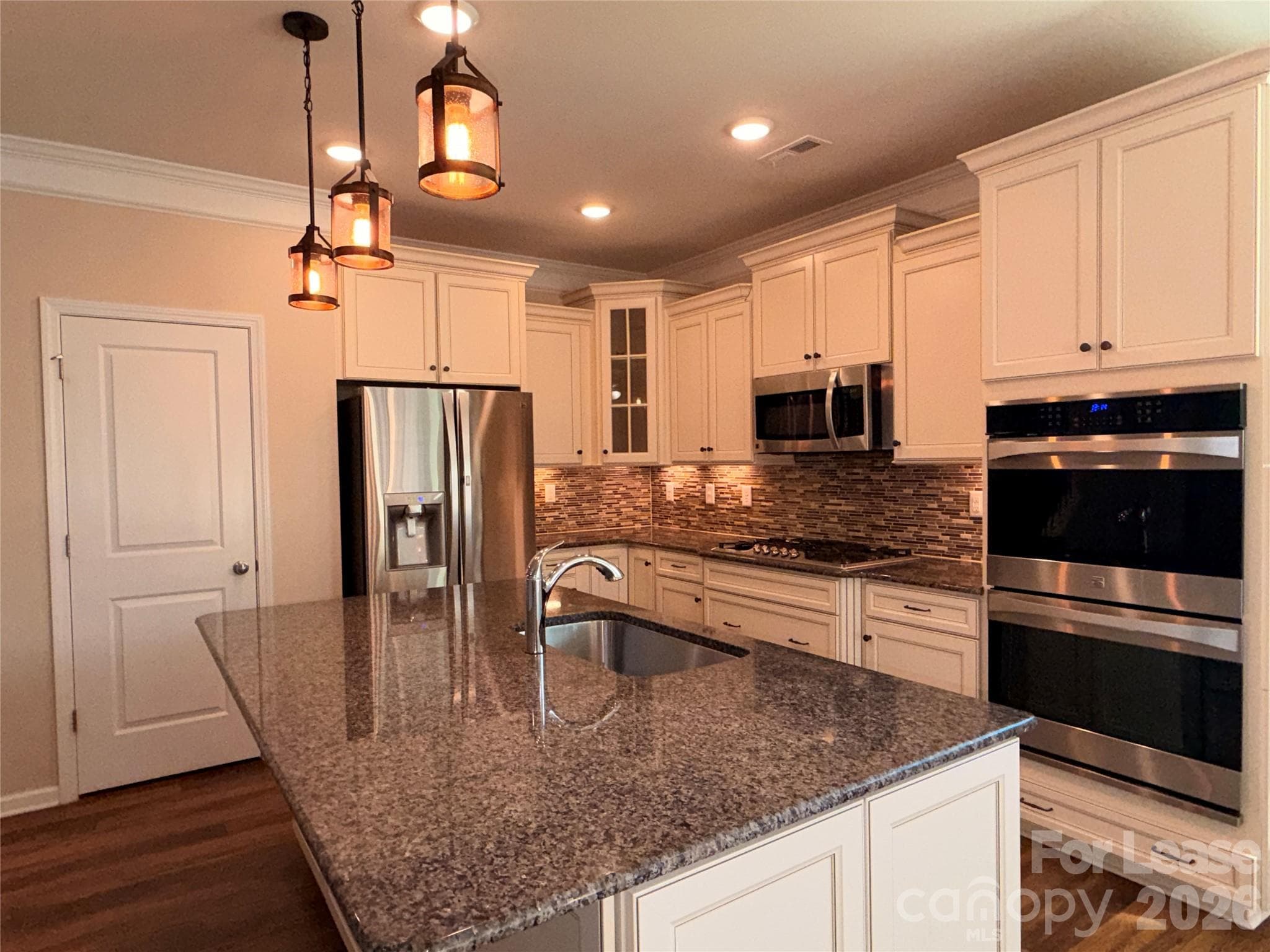 Single Family Residence at 2433 Chinkapin Court, Gastonia, photo 8 of 36