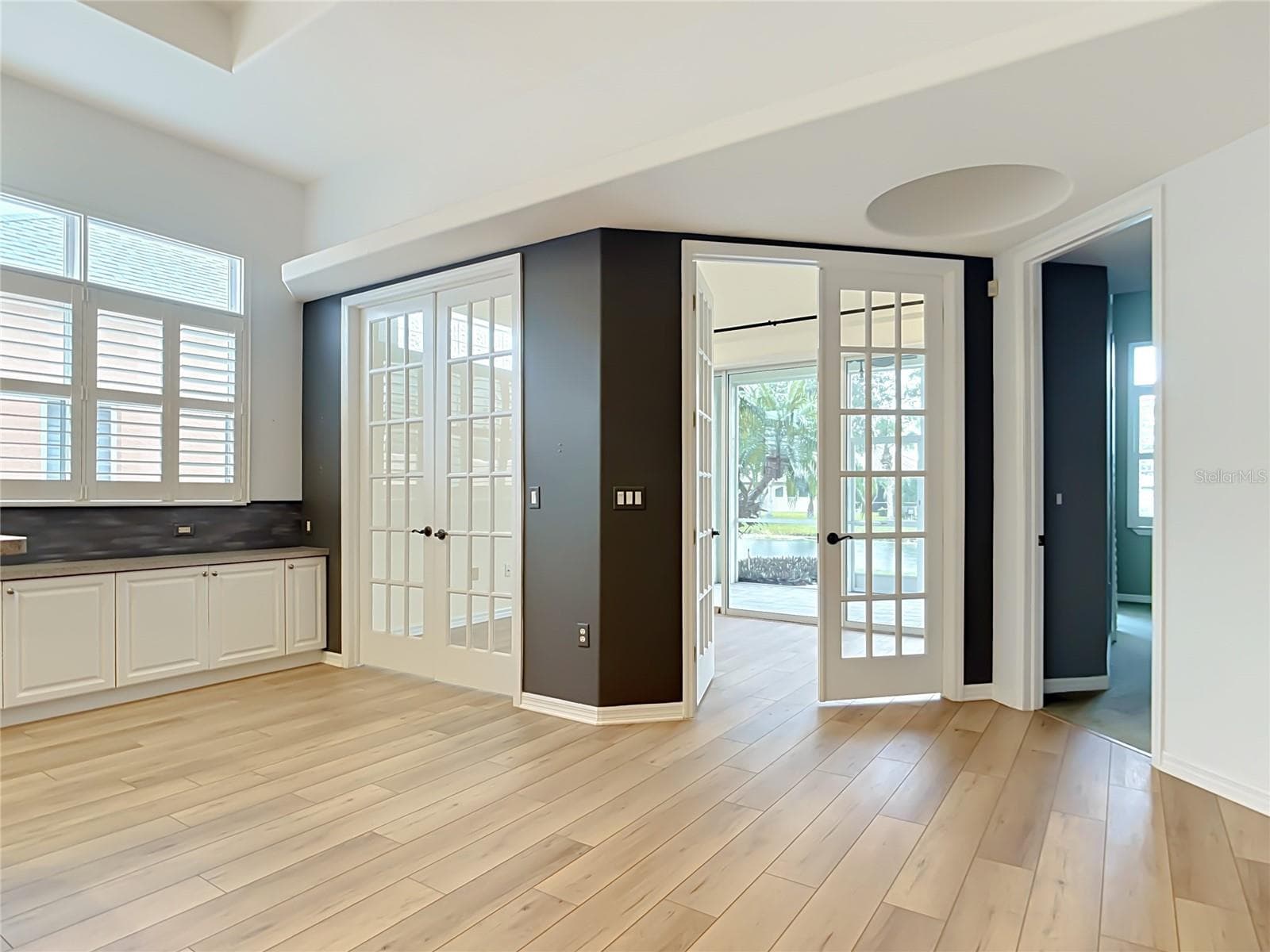 Single Family Residence at 2120 MATTAMY CT, VENICE, photo 17 of 51