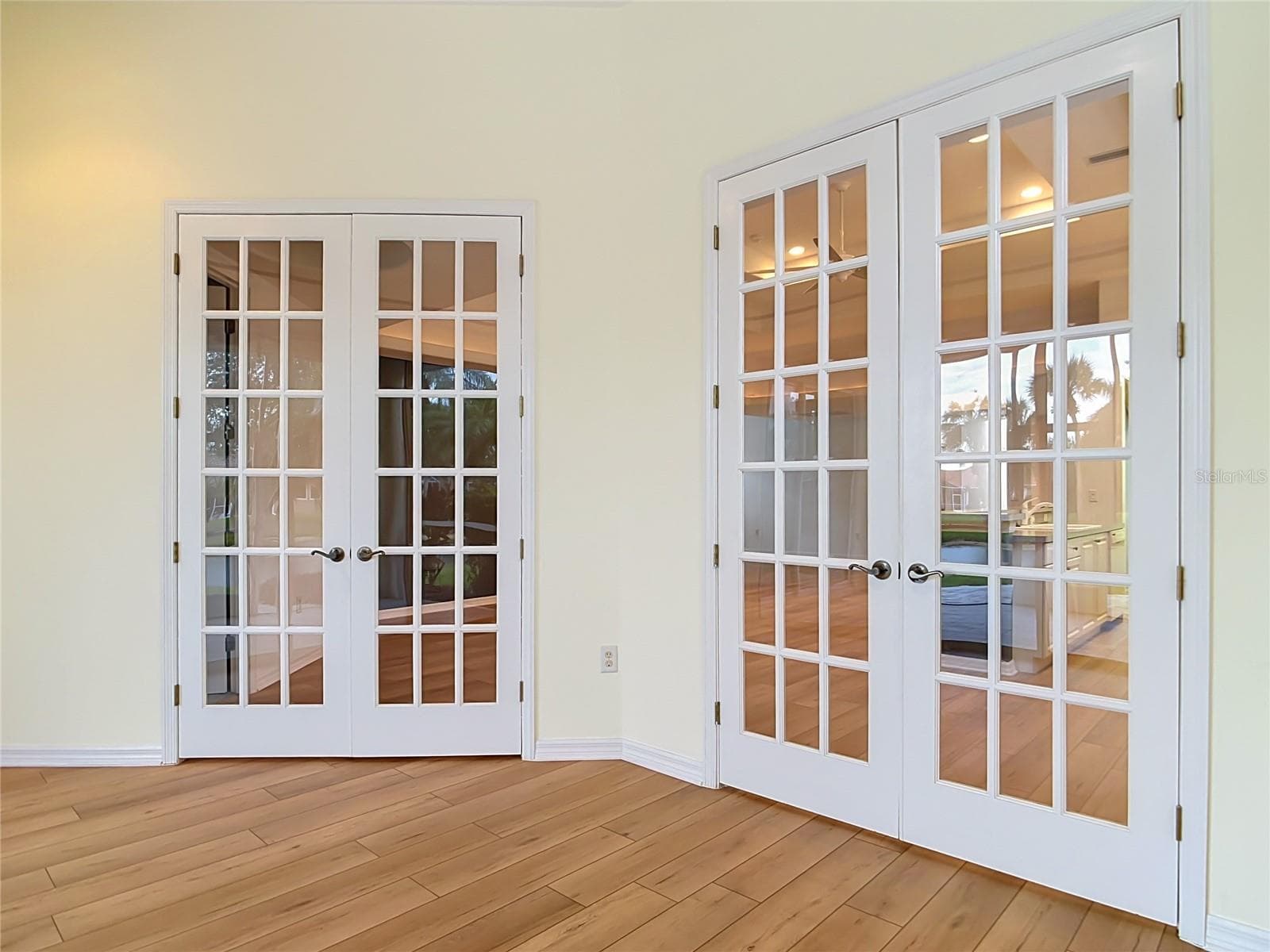 Single Family Residence at 2120 MATTAMY CT, VENICE, photo 39 of 51