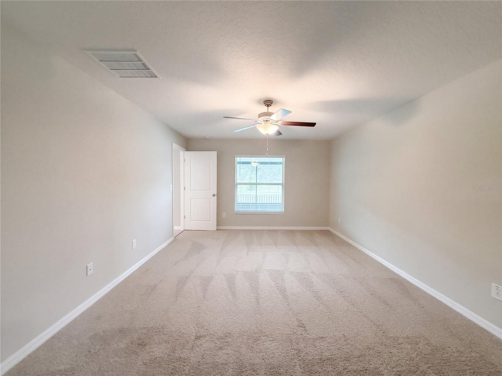 Single Family Residence at 39938 HARMON GROVE CT, ZEPHYRHILLS, photo 15 of 37