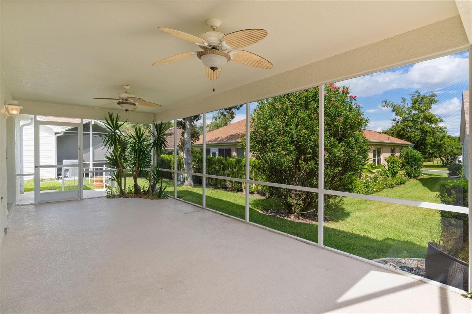 Single Family Residence at 2105 SUAREZ CT, THE VILLAGES, photo 9 of 49