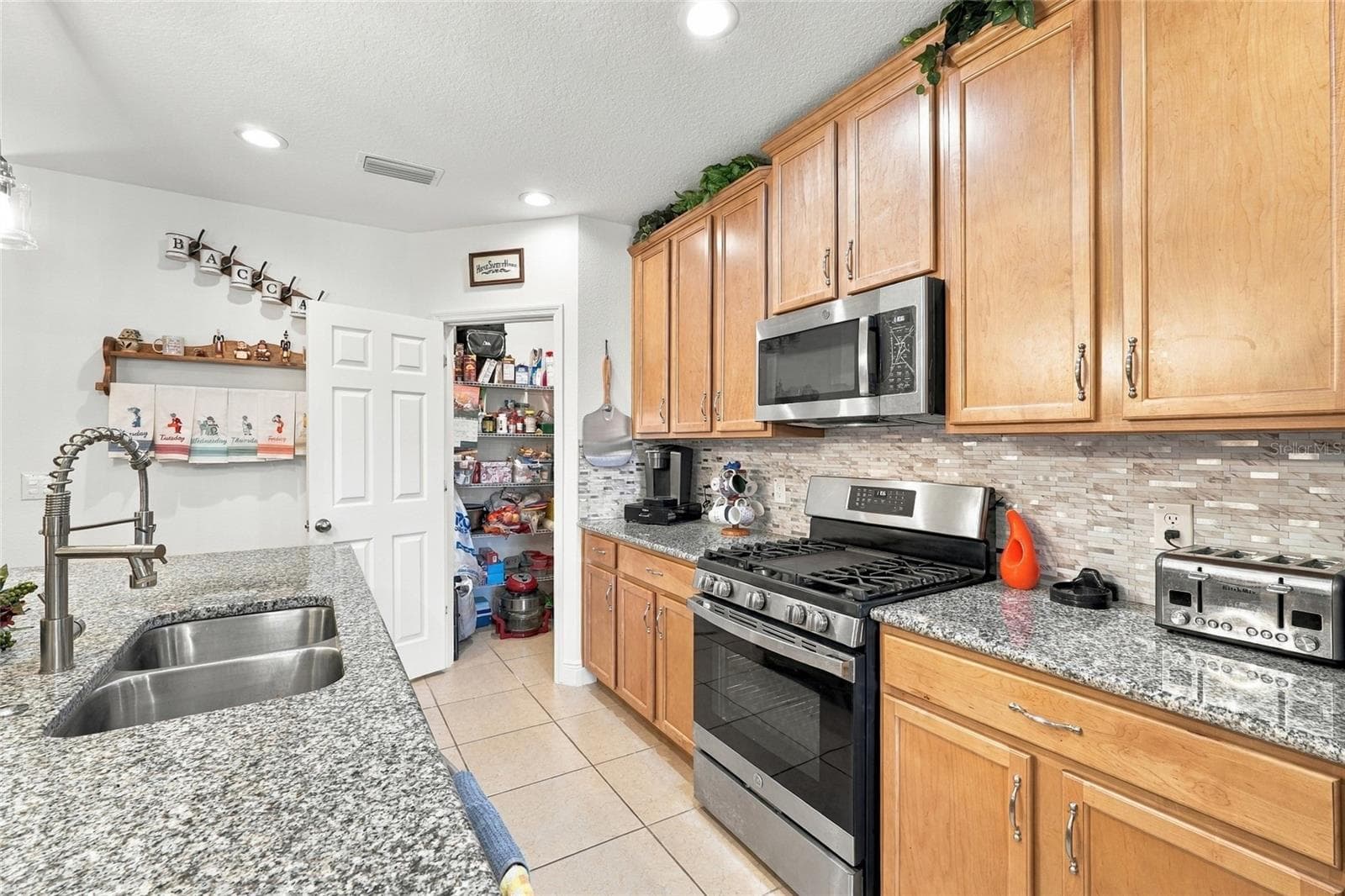 Single Family Residence at 623 BELLINGHAM WAY, MINNEOLA, photo 20 of 48