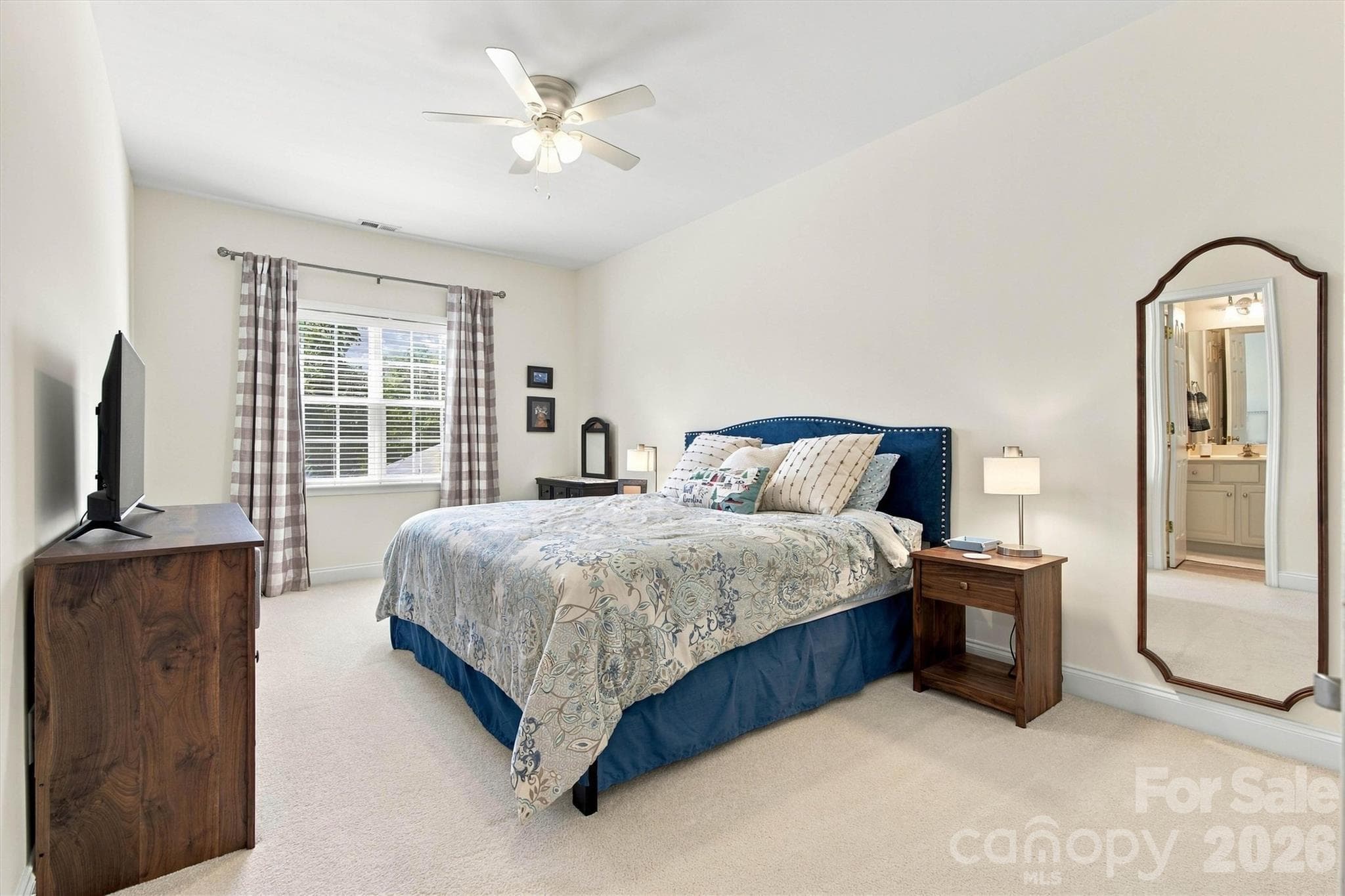 Single Family Residence at 1550 Valhalla Drive, Denver, photo 24 of 41